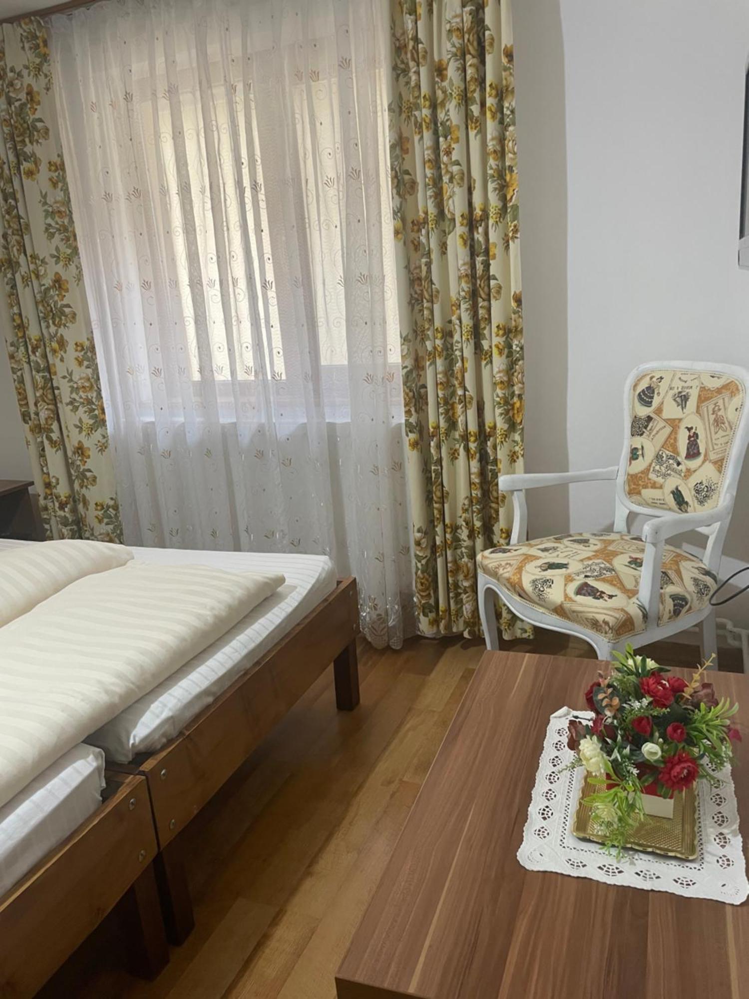 Отель Casa Linistita Chiscau Экстерьер фото